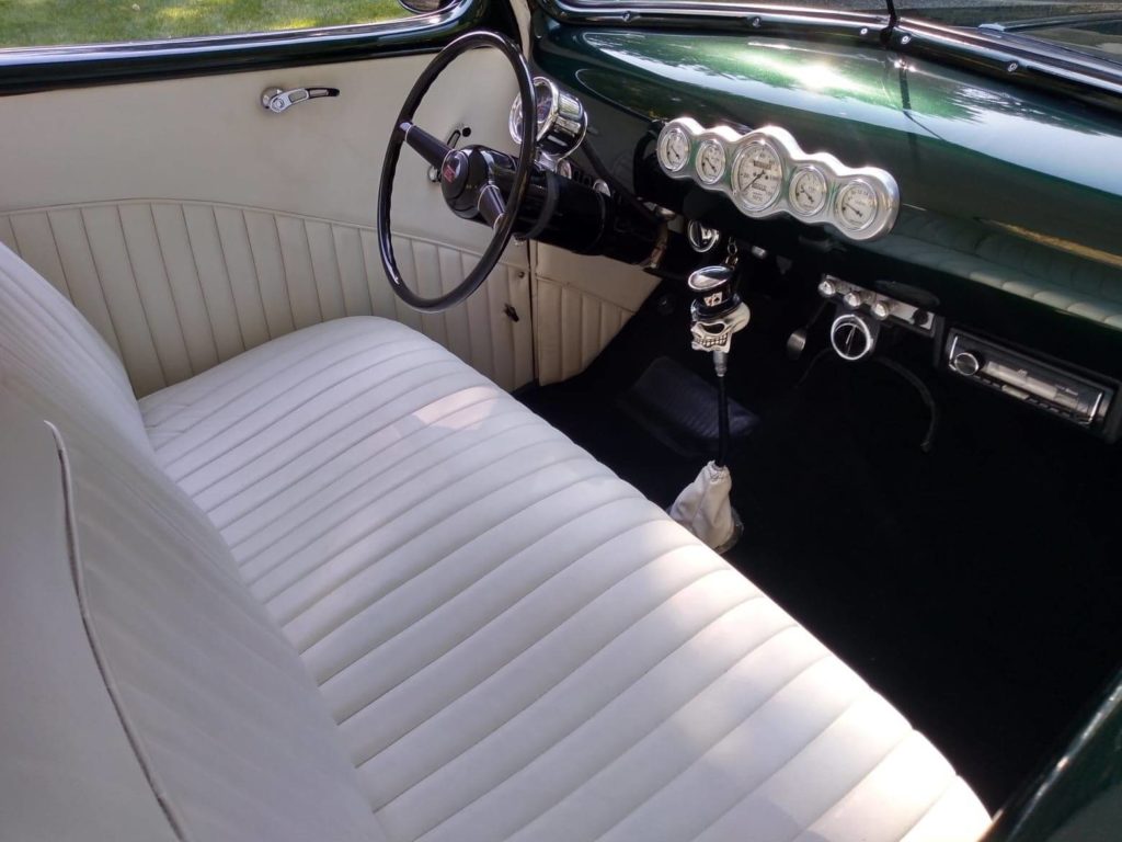 1946 Ford Custom white interior